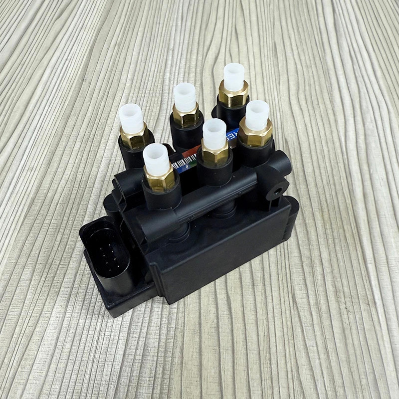1PCS Air Suspension Strut วาล์วบล็อกสําหรับ Audi A8D5 a6c8 Zeekr 001 Audi A6 C8 4A,A7 C8 4KA, Audi A