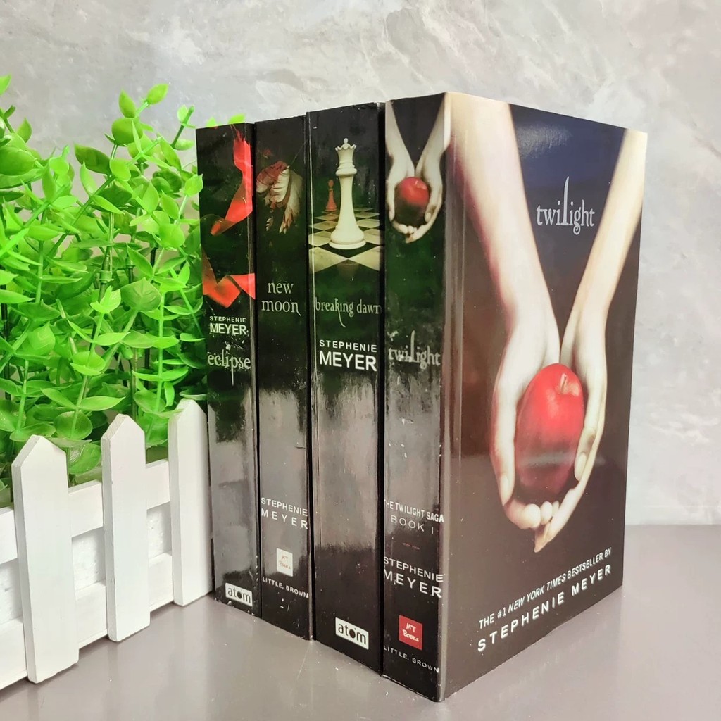 Twilight Saga 4 เล่มเวอร์ชันภาษาอังกฤษ The Twilight Saga 1-4 Twilight Crescent Moon Food Dawn