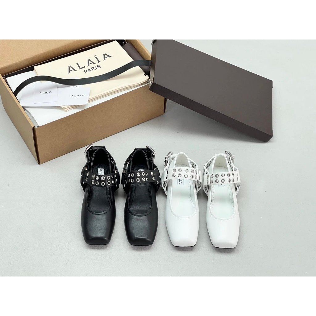[หนังต้นฉบับ Wanshang] Aria รองเท้าผู้หญิงสไตล์ใหม่ Alaia Rivets นางฟ้าฝรั่งเศสบัลเล่ต์แบนรองเท้าเต้