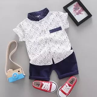 [Cotton Life] เสื้อและกางเกงขาสั้นเด็ก 1 ชุด สำหรับเด็กอายุ 0-4 ปี เด็กผู้ชายและเด็กผู้หญิง เสื้อผ้าลายท้องฟ้าดาวเรือง