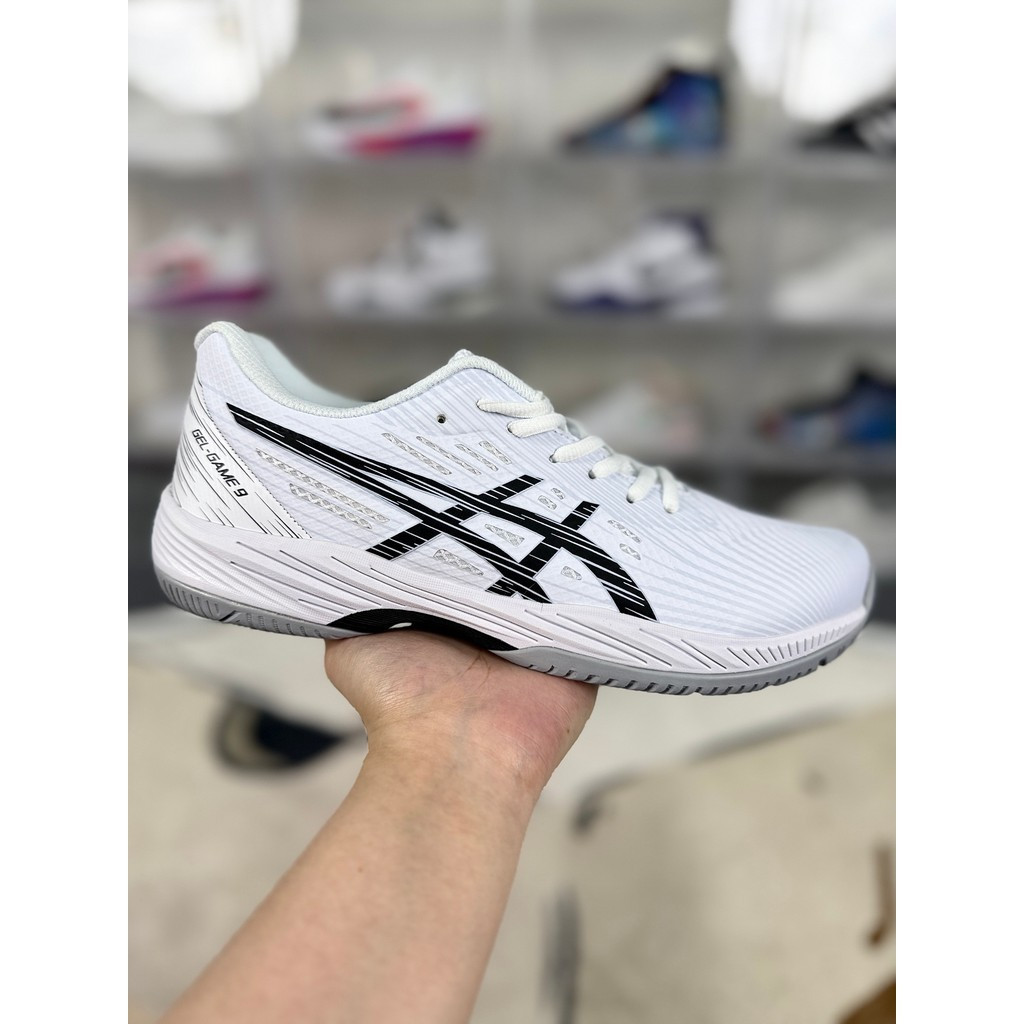 รองเท้าเทนนิสชาย Asics Gel-Game 9 น้ําหนักเบาพร้อมการแสดงการกันกระแทกที่สะดวกสบาย สีเงิน พร้อมถุงเท้
