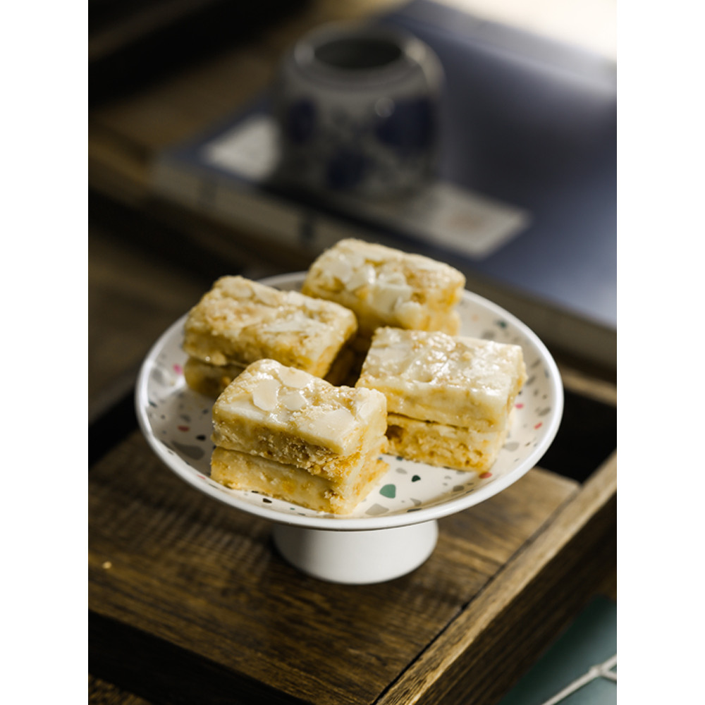 ยามบ่าย Meow ไข่แดงเค็มอัลมอนด์กรอบ Nougat Pie Snowflake Crisp Nougat Crisp Handmade Snacks Influenc
