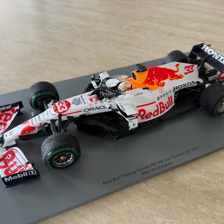 [สต๊อกพร้อม ติดต่อหากคุณมีคําถามใดๆ] SPARK 1/18 Red Bull F1 Red Bull RB16B