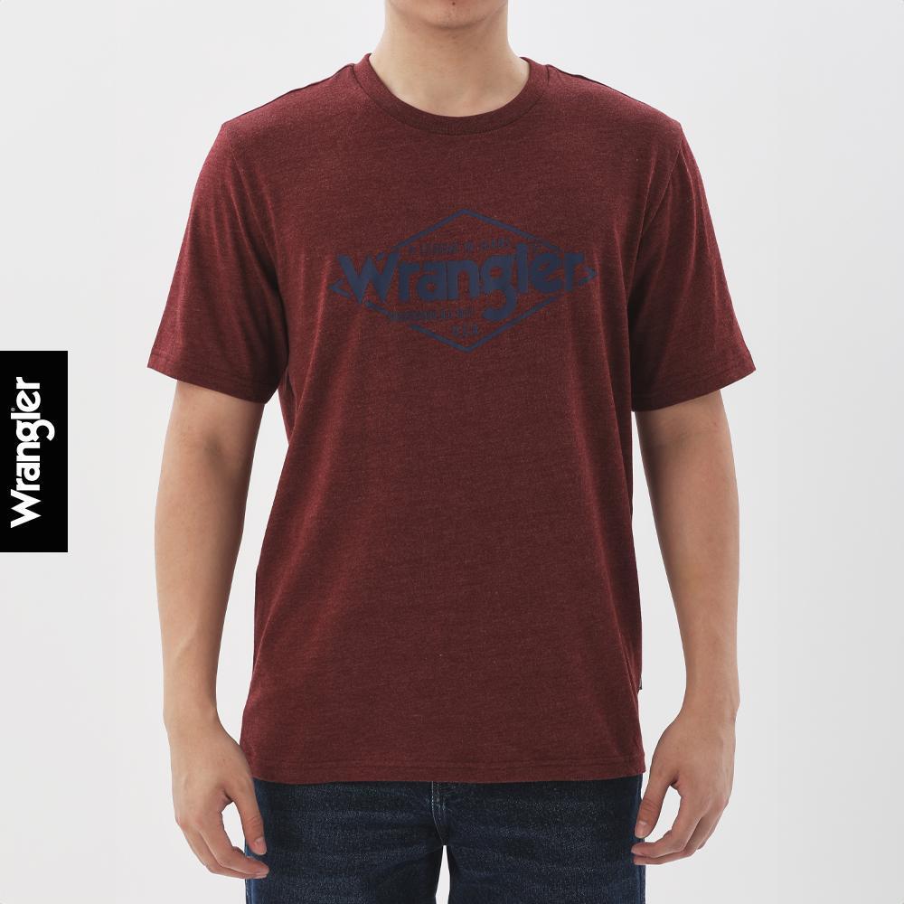 WRANGLER เสื้อยืดแขนสั้นผู้ชาย รุ่น WR F425MTSSF80 สีแดง