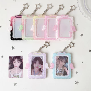 Ins Angel Wings ผู้ถือบัตรอะคริลิค 3 นิ้วป้องกันกรณี Idol Card Storage ผู้ถือจอแสดงผลกระเป๋าพวงกุญแจ