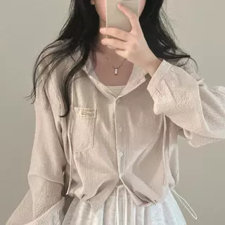 STYLE#เสื้อฮู้ดครอปสำหรับผู้หญิง ดีไซน์ลายทาง แขนทรงโคมไฟ ตกแต่งด้วยกระดุม#99409