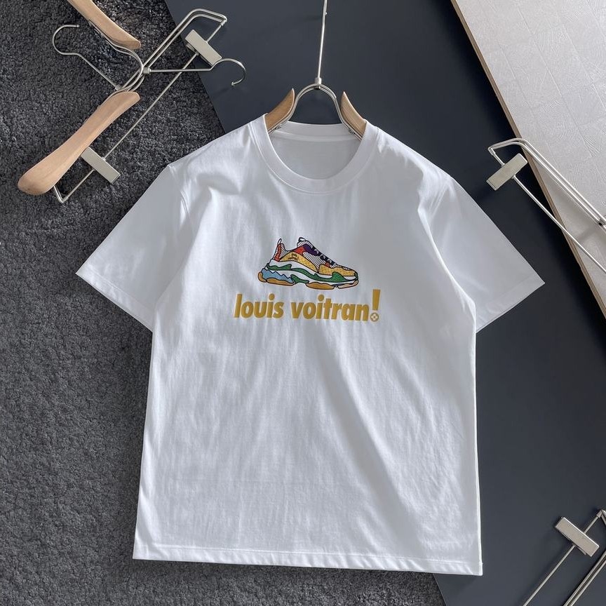 LOUIS VUITTON/LV/2026 คลาสสิกรอบคอแขนสั้นเสื้อยืดผู้ชายผู้หญิงสไตล์ Raglan พิมพ์เสื้อยืดอินเทรนด์หลว