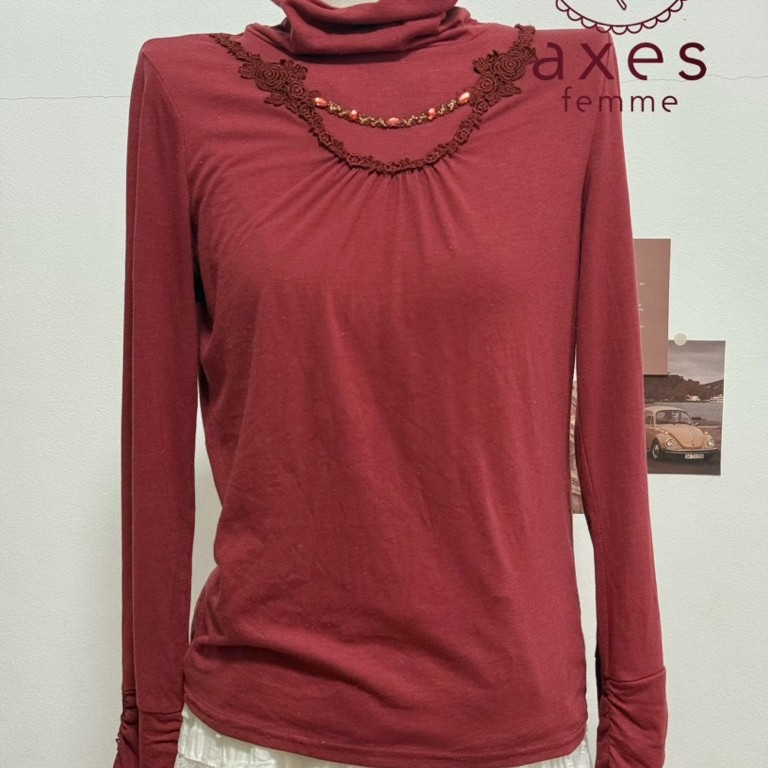K64 แบรนด์ axes femme เสื้อคอเต่า อก34-38 ยาว22 มีขุยอ่อนด้านหน้าตามภาพ