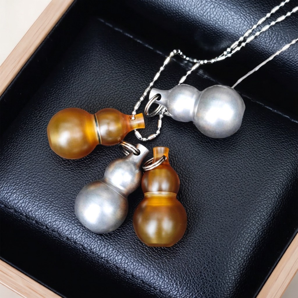Gourd Baby Creative กลางแจ้งแบบพกพา PEI Pure Titanium Pill กล่อง Mini Storage ขวด EDC สร้อยคอจี้คลัง