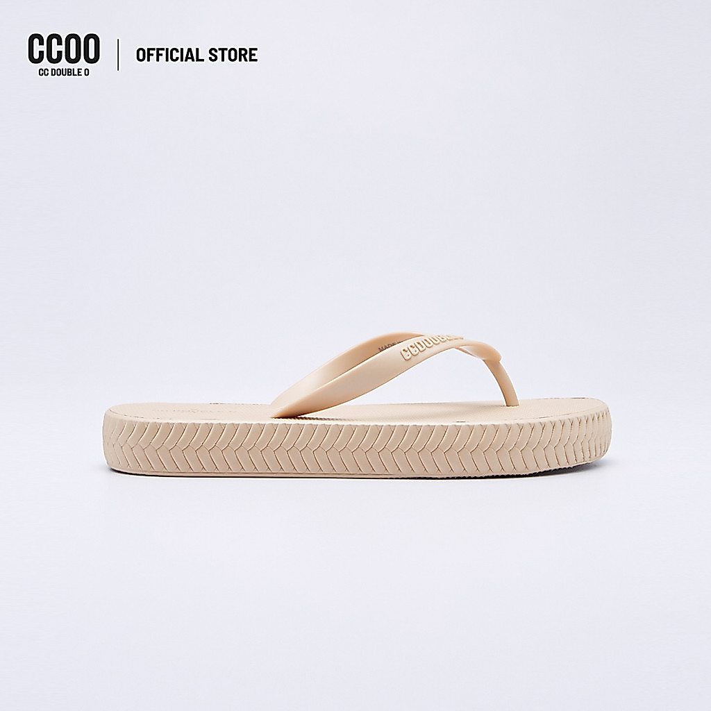 CC DOUBLE O METAL HARDWARE T-STRAP SANDALS ผู้หญิง รองเท้าแตะแบบหูหนีบแต่งอะไหล่โลหะ รุ่น O26SSWB005 (SS26 #B2)