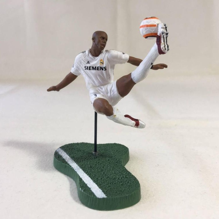 Royal Madrid FT CHAMPS ตุ๊กตาฟุตบอลโมเดลฟิกเกอร์ 10 ซม. Carlos (รุ่น Lite)