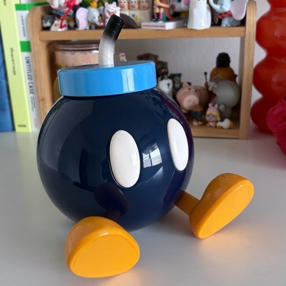 Bob-omb ที่ใส่ขนมจาก Universal Studio Japan