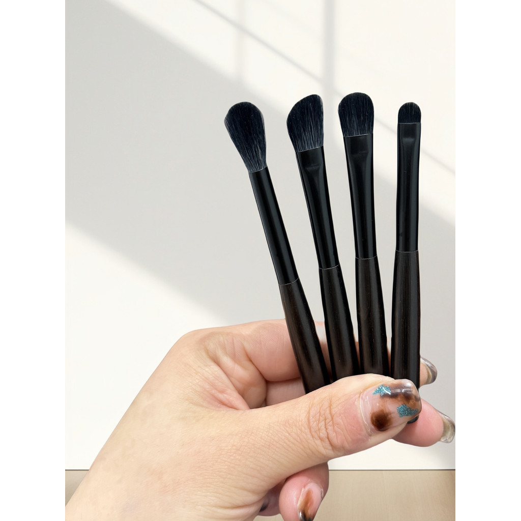 Ebony Mini Fine Light Front Wool Eyeshadow Brush แปรงจมูก แปรงรอยเปื้อน แปรงคิ้ว คอนซีลเลอร์