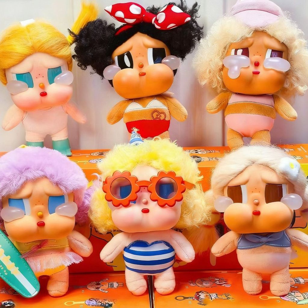 คลังสินค้าพร้อมรุ่นมาตุภูมิ CRYBABY Crying Baby รุ่นที่สอง VacatiOn โหมดบนซีรีส์ตุ๊กตาไวนิลจี้ของขวัญ