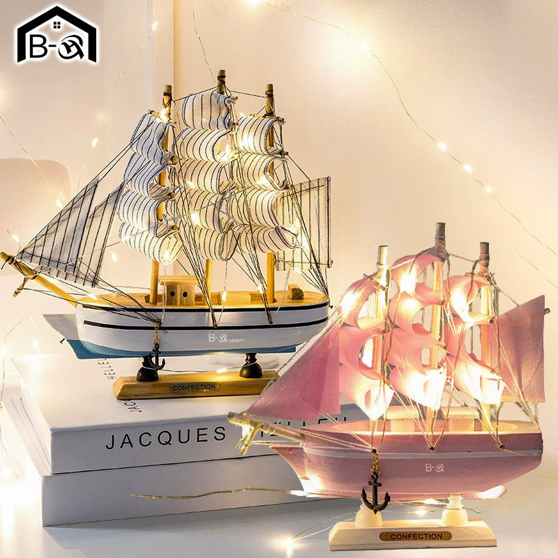 BHQ โมเดลเรือใบไม้เนื้อแข็ง ตกแต่งบ้าน พร้อมสายไฟ LED ให้แสงสว่างมงคล ของขวัญวันหยุด