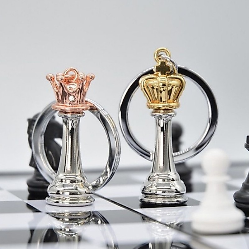 Wayle Stylish International Chess Keychain King Queen Key Rings Jewelry for Daily Use