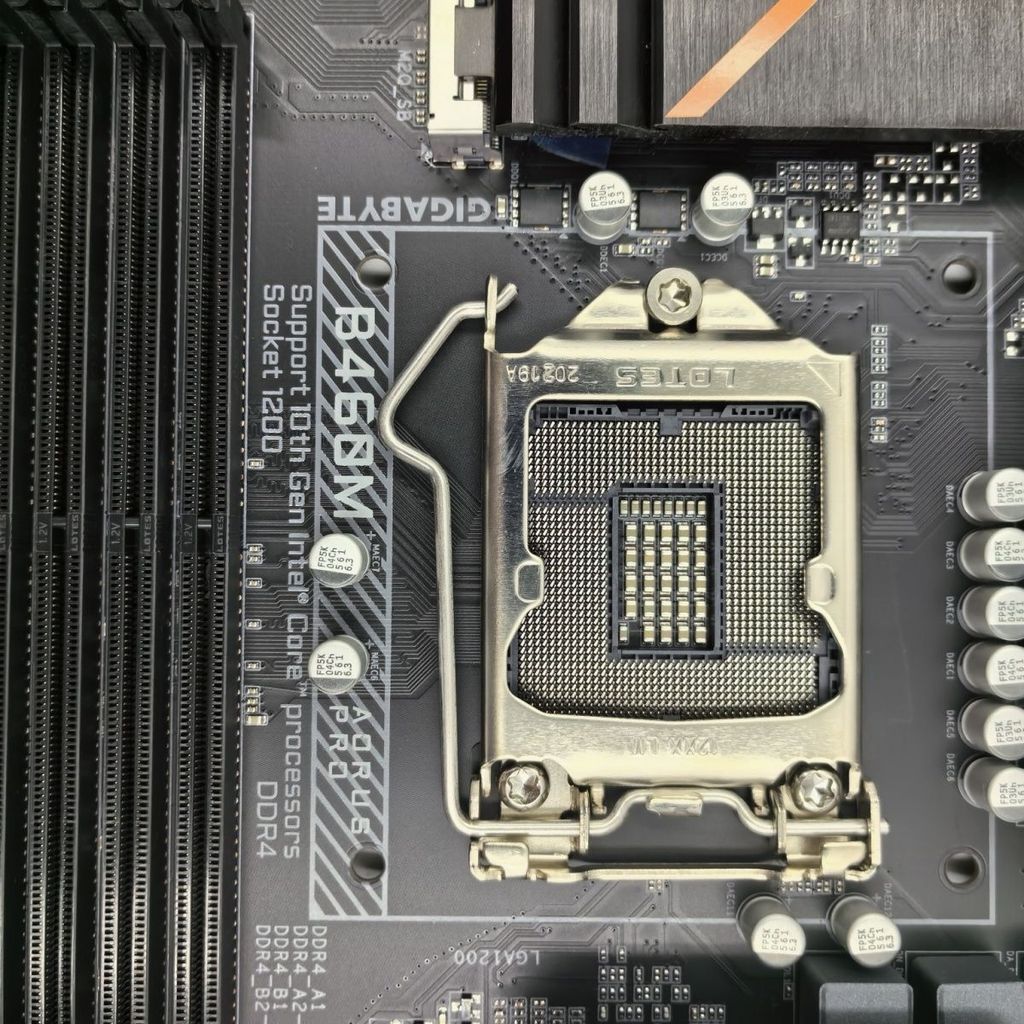 Gigabyte B460M AORUS PRO เมนบอร์ดระดับไฮเอนด์รองรับหน่วยความจํา CPU D4 รุ่นที่ 10 อินเทอร์เฟซ Dual M