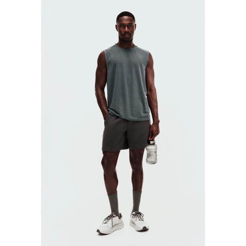 H&M(เอชแอนด์เอ็ม) เสื้อแขนกุดสปอร์ตทรงปกติ พร้อมเทคโนโลยี DryMove™ ผู้ชาย 1324670_3
