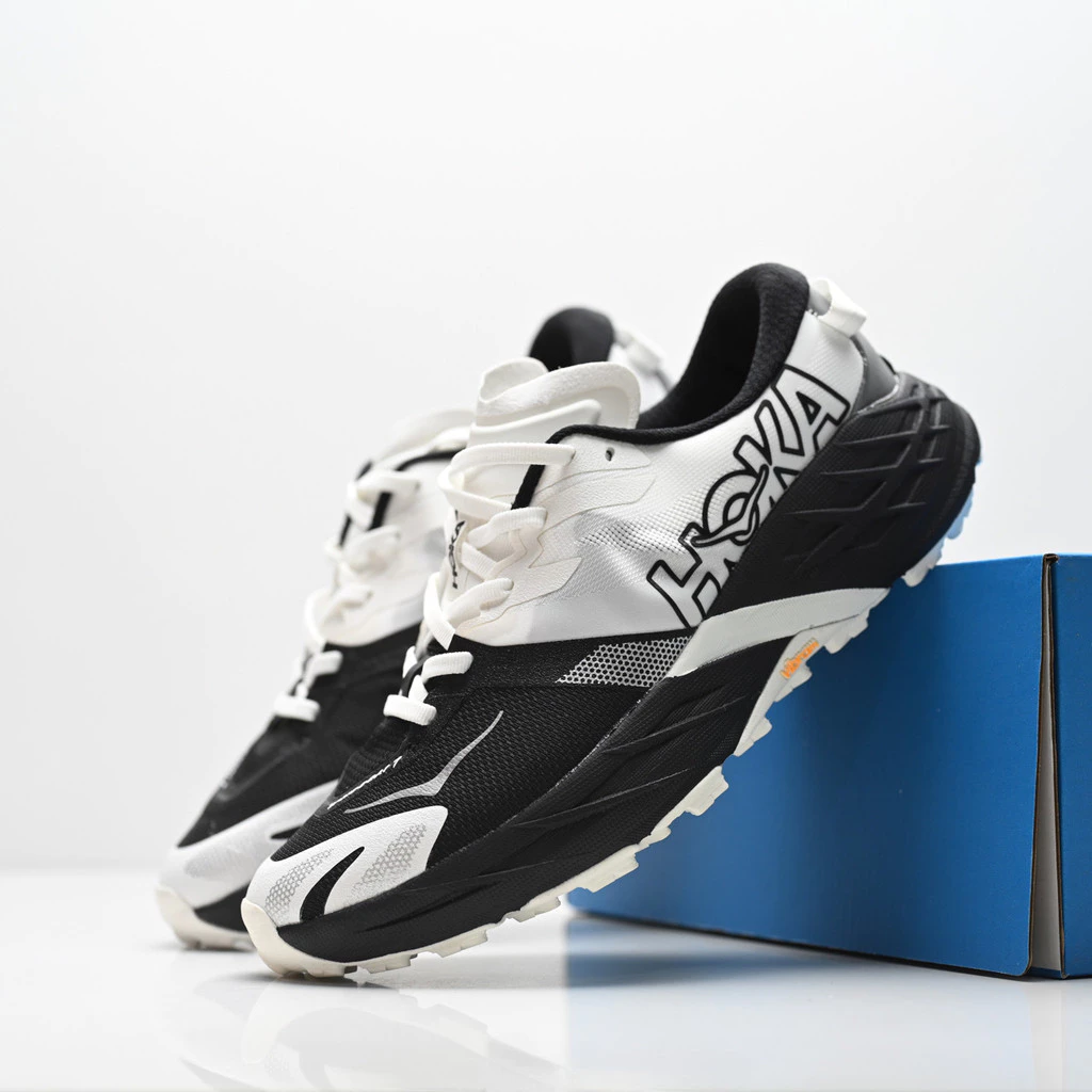HOKA ONE ONE Speedgoat 7 รองเท้าวิ่งรองเท้าผ้าใบระบายอากาศกันกระแทกน้ําหนักเบาสําหรับผู้ชายและผู้หญิง