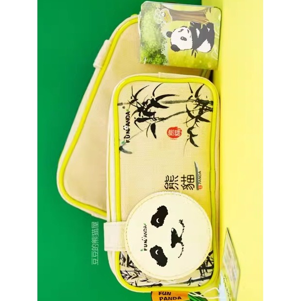 FUNDAPANDA Airport Counter Ink Smile Panda Bamboo Canvas Pencil Case เด็กนักเรียนเฉิงตู Cultural Cre
