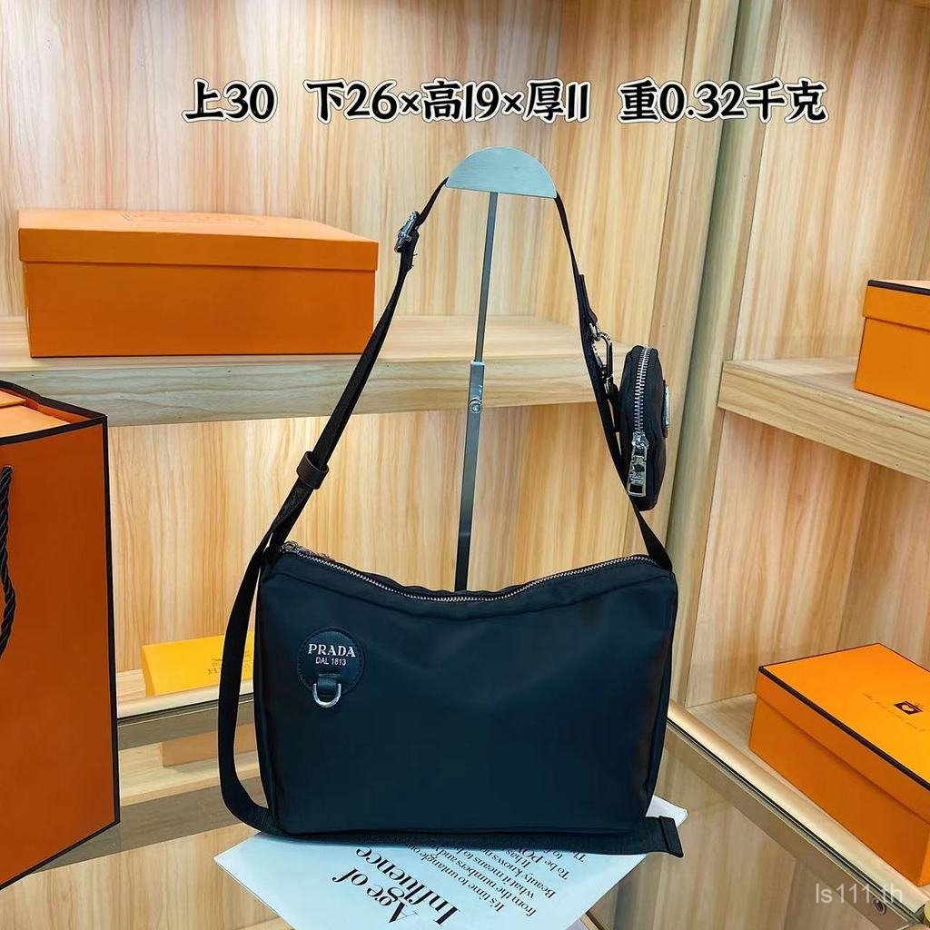 กระเป๋า Prada/กระเป๋าถือ Prada กระเป๋าสะพายไหล่กระเป๋าหญิง Tote กระเป๋า Stray Baguette กระเป๋า Dumpl