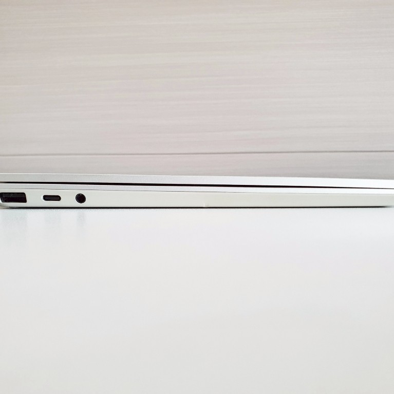 (มือสอง)โน๊ตบุ๊ค Surface Laptop Go Model 1943  Corei5-1035G @1.0 (GEN10) / Ram 16 GB / M.2 256 GB / 