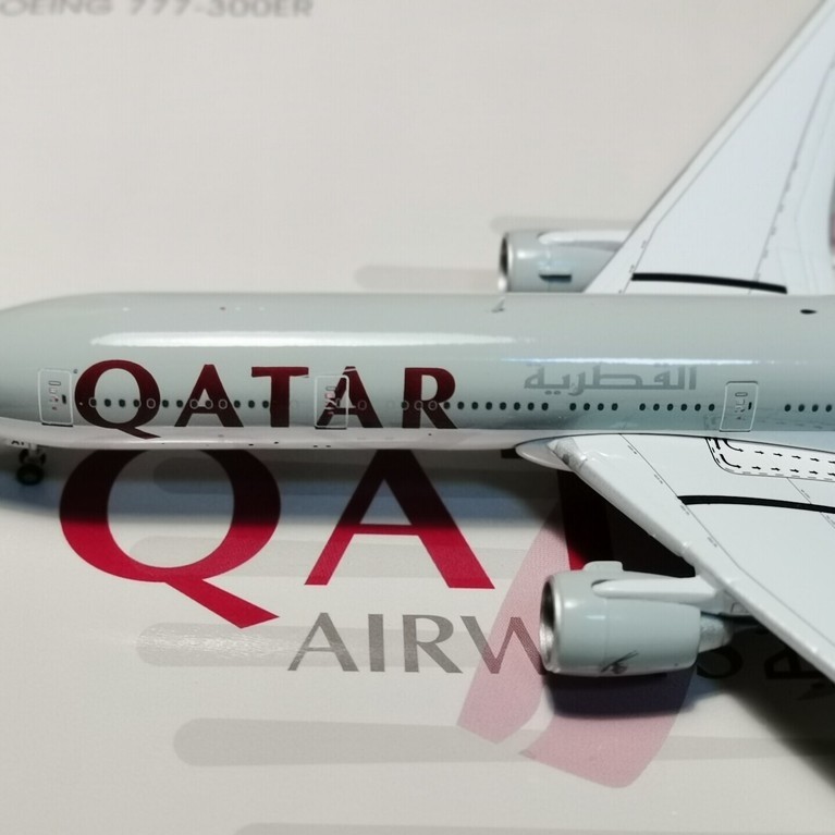 #1:: : รุ่น 400#JC卡塔尔航空B777- 300ER A7-