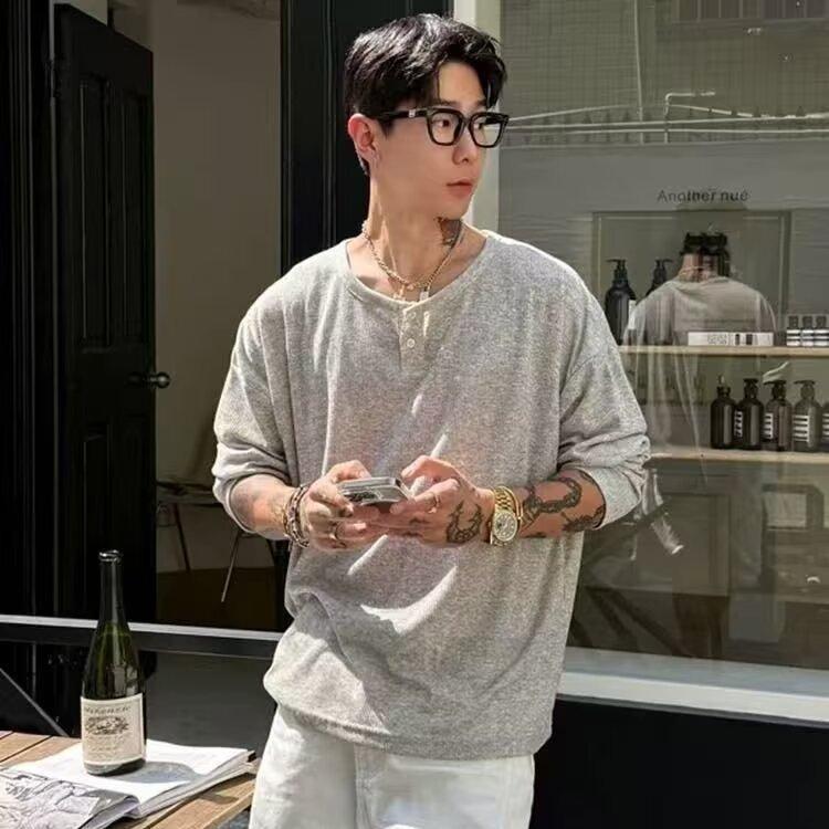 56MEN T-shirt long-Sleeve A53 เสื้อยืดผู้ชาย แขนยาว คอกระดุม ทรงหลวม ผ้าร่องเล็ก เสื้อยืดคอกลม Man Clothing