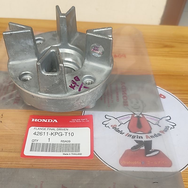 44611-KPG-T10 หน้าแปลนไดรฟ์สุดท้าย Nap เกียร์ด้านหลังกลอง mount Supra X 125 fi DD BLADE original Honda Thailand