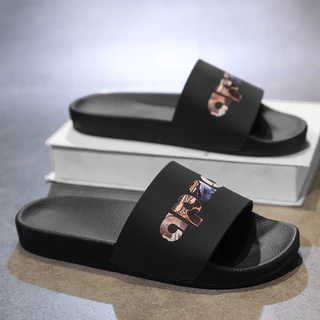 [39-45] รองเท้ากันลื่นแฟชั่นผู้ชายพื้นนุ่มรองเท้าแตะใส่สบายเหมาะกับกิจกรรมกลางแจ้งมีไซส์สไตล์ระเบิด
