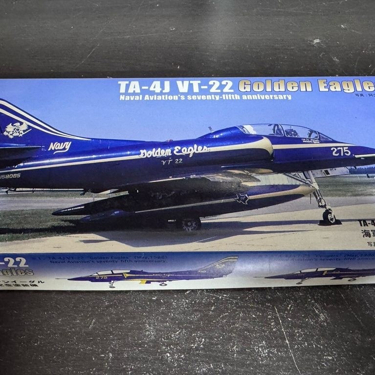 ฟูจิมิ 1/72 เผชิญ-4เจ VT-22 นกอินทรีทองประกอบรุ่นคณะกรรมการชิ้นแบรนด์ใหม่ยังไม่ได้เปิดพร้อมกล่องเดิม