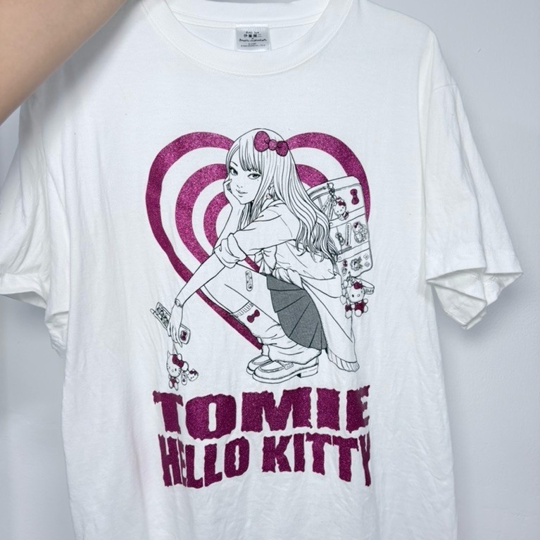 Junji Ito x Sanrio Characters Sukajan Gal Tomie x Hello Kitty เสื้อลิขสิทธิ์แท้ (มือ 2 ใส่ 1 ครั้ง ซ