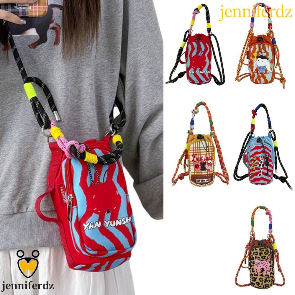 JENNIFERDZ Drawstring Crossbody Bag,น้ําหนักเบาDopamineสไตล์ขวดน้ํา,ถ้วยแขนแฮนด์ฟรีUniversalการ์ตูนแก้วเก็บความร้อนกระเป๋าใส่กิจกรรมกลางแจ้ง