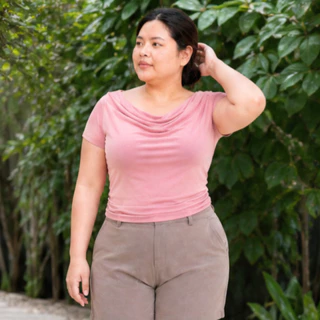 เสื้อสาวอวบ ปาดไหล่ คอถ่วง S-5XL ย่นข้างพรางหน้าท้อง ผ้าหยืดหยุ่นสูง ใส่แล้วดูผอม เพรียวชัวร์!
