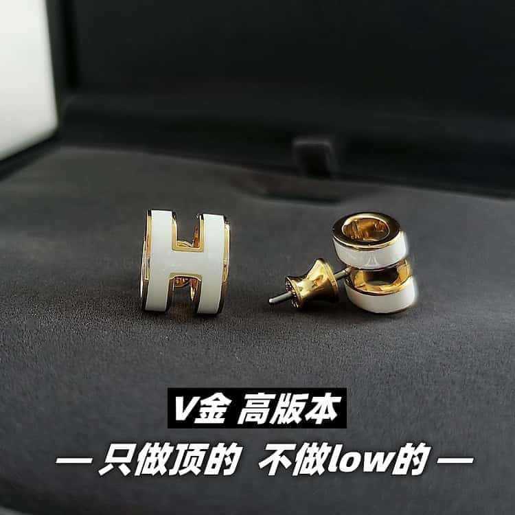 V Gold CNC รุ่นสูงแกะสลัก Love Home H Letter Classy ต่างหูหนาชุบ 18k Gold คู่ต่างหู 0606s