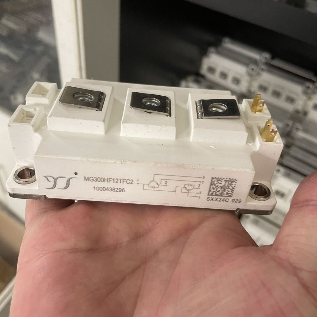 โมดูล IGBT YANGJIE MG300HF12TFC2 MG450HF12TLC2 MG200HF12TLC2 MG150HF12MRC2