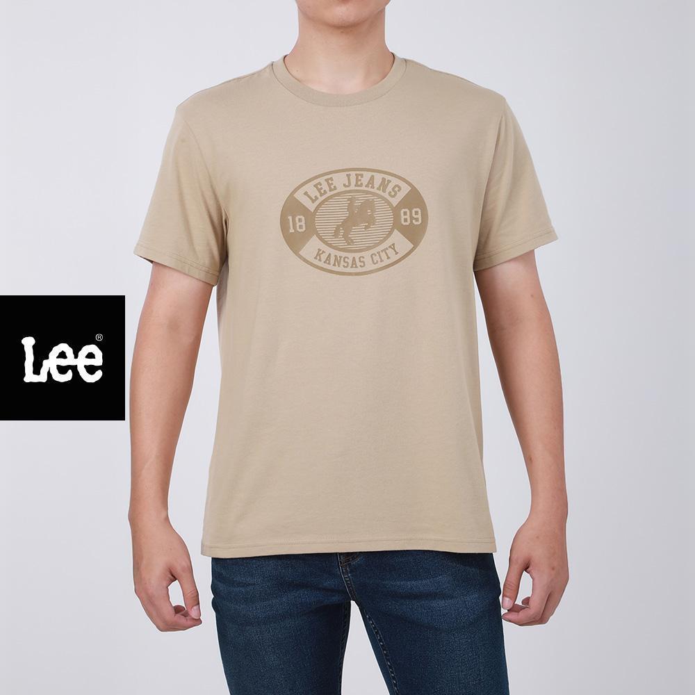 LEE เสื้อยืดแขนสั้นผู้ชาย รุ่น LE S126MTSSF05 สีเบจ