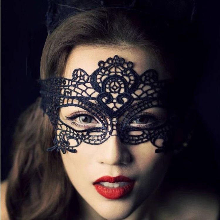 Halloween Lace Blindfold ผ้าสีดํา Blindfold Lace Hollow Blindfold ผู้ใหญ่ Mystery Mask cosplay-1y02