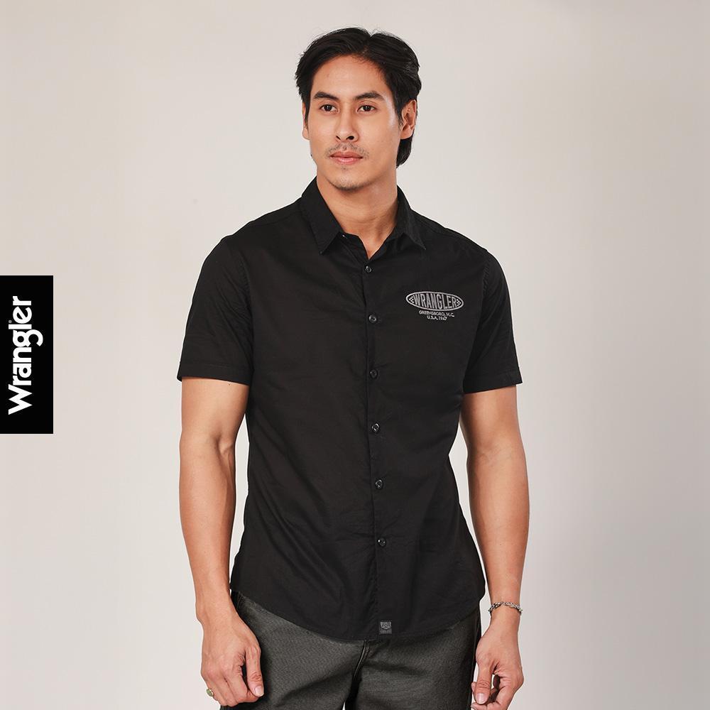 WRANGLER เสื้อเชิ้ตแขนสั้นผู้ชาย คอลเลคชั่น Biker Look รุ่น WR F425MSHSN26 สีดำ