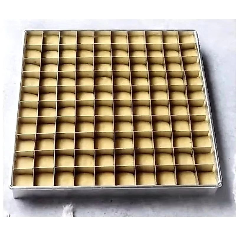 กระทะบราวนี่ 25x25 ซม. พร้อมช่อง 100 ช่อง กระทะบราวนี่คุณภาพพร้อมฉากกั้น