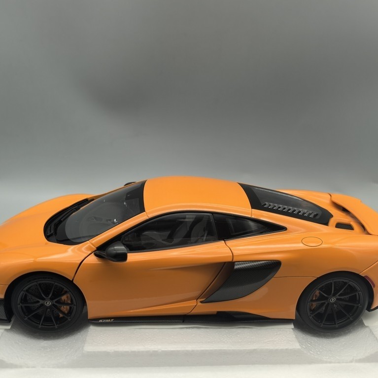 [คลังสินค้าพร้อม 1] AUTOart AUTOart 1/18 McCallane 675 LT (สีส้ม) วัสดุพลาสติก ABS โมเดลจําลองรถยนต์