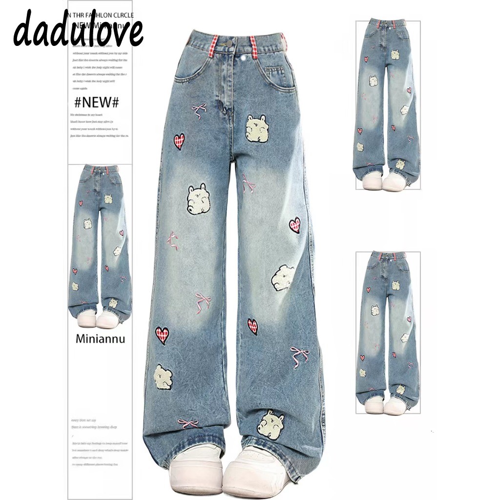 DaduLove ยีนส์ผู้หญิงสีฟ้าwashทรงกระบอกหลวม ตกแต่งลายปักหมีและดวงใจ เอวสูงสบายๆ สไตล์วินเทจคาวาอี้