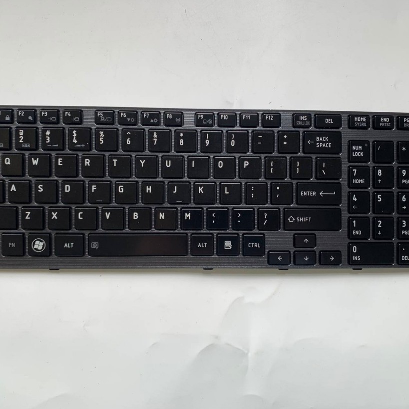 US Layout แป้นพิมพ์แล็ปท็อปสําหรับ Toshiba P750 P755 P750D P770 P770D P775 X770 X775 ไม่มีจุดพร้อม b