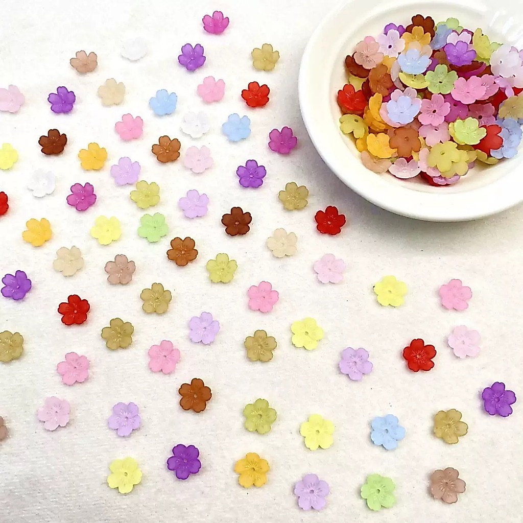 ลูกปัด ดอกดาว ขนาด12mm สีสันแจ่มใส อุปกรณ์เสริมงานฝีมือ DIY เหมาะสมสำหรับทำเครื่องประดับขื้นชิ้นงานต่างๆ