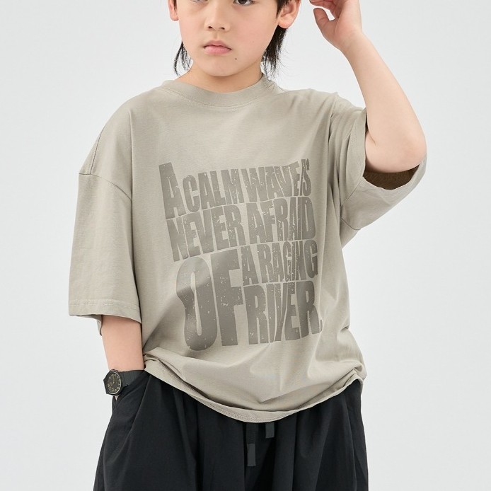 [ส่งไวจากไทย] *แค่เสื้อ* เสื้อยืดแขนสั้นเด็กชาย สกรีนลายอักษรเท่ๆ ทรงOversize สไตล์สตรีทมินิมอล สีเทา เหมาะสำหรับ 5-14ปี
