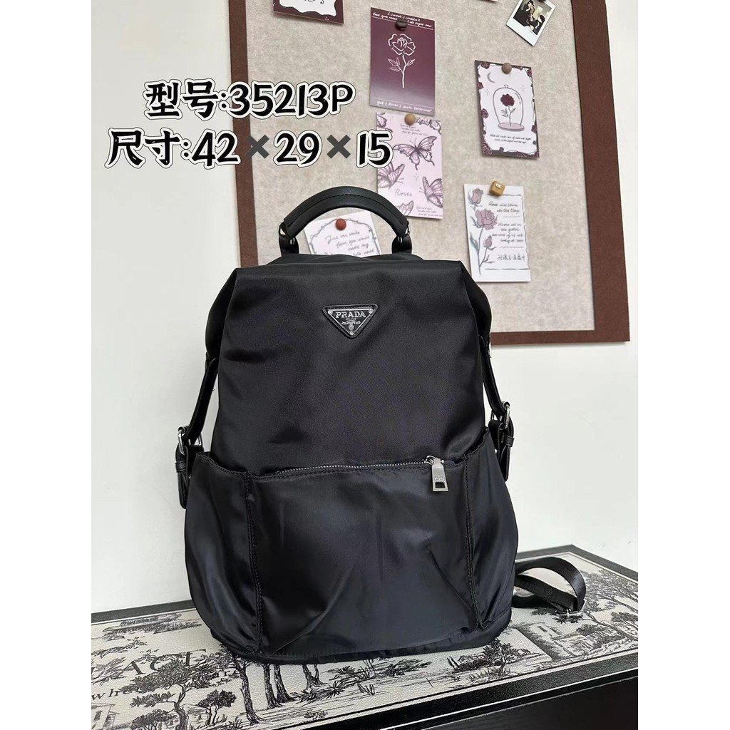 2026Prada กระเป๋าเป้สะพายหลัง/Prada Beg ผู้ชายผู้หญิงกระเป๋าเป้สะพายหลังกระเป๋าเดินทาง Presbyopic คว