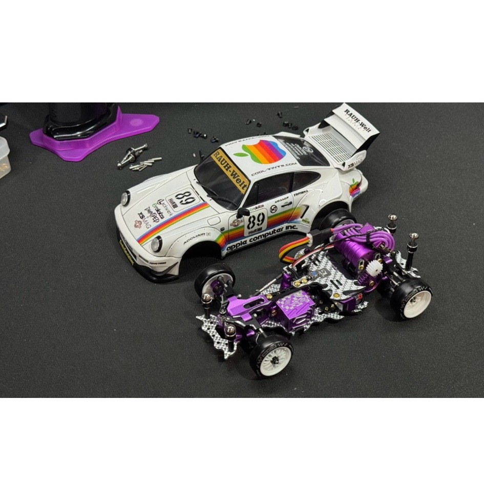 ชุดพร้อมเล่น รถบังคับดริฟท์ 1/24 TG Racing Standard 911 RWB ชุดไฟ Swave E3C