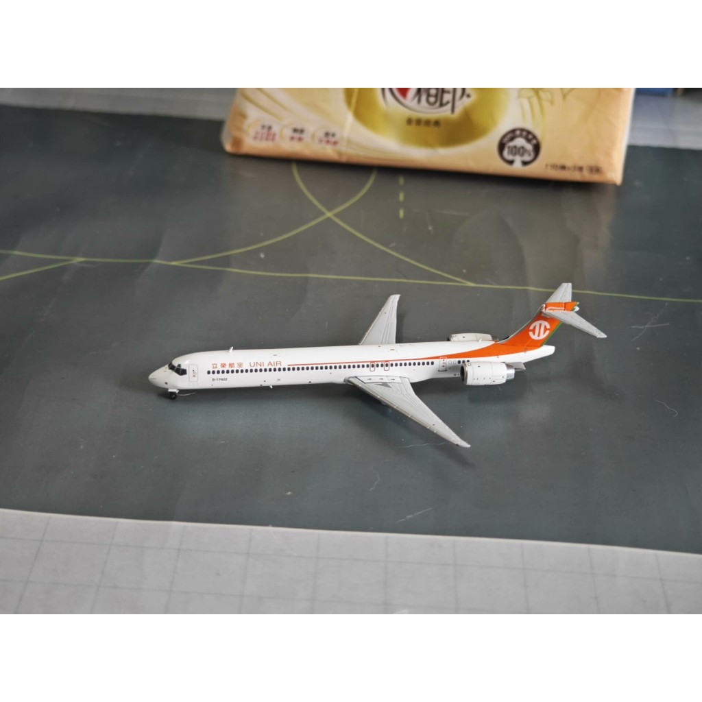JC1: 400 Lirong Aircraft MD-90 เครื่องบินรุ่น 400 Scale Lirong Collectibles