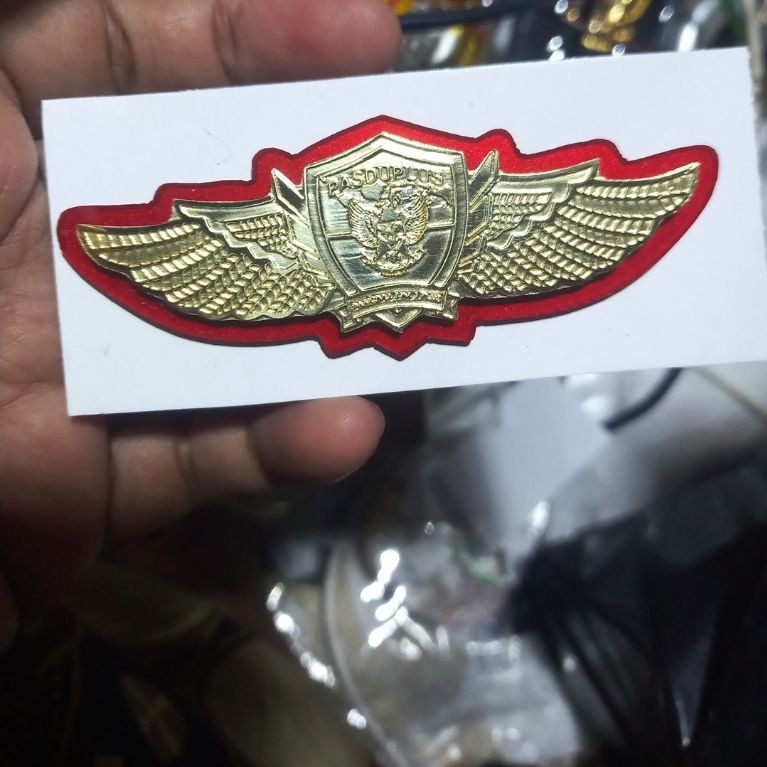 MERAH Wing pasduplus paskibra sms 2 plus สีแดง baegrom วัสดุทองเหลืองสามารถใช้เป็นตะขอแม่เหล็กได้