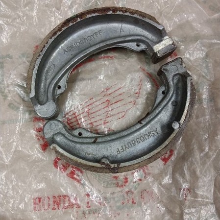 CB175/CB200 ผ้าเบรคหลังมอเตอร์ไซค์.Nos.Japan Parts.